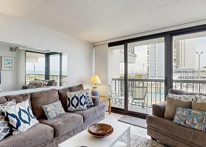 Oceanfront Escape With Pools Arcade & Access Holiday home
