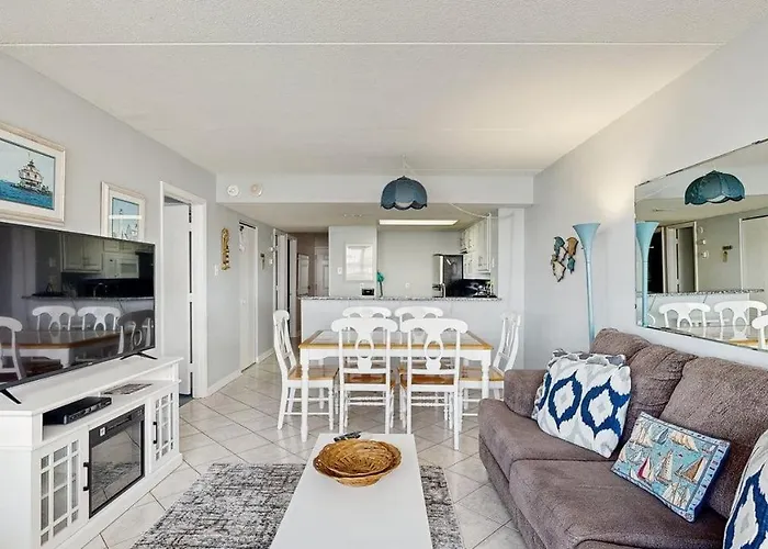 Holiday home Oceanfront Escape With Pools Arcade & Access *