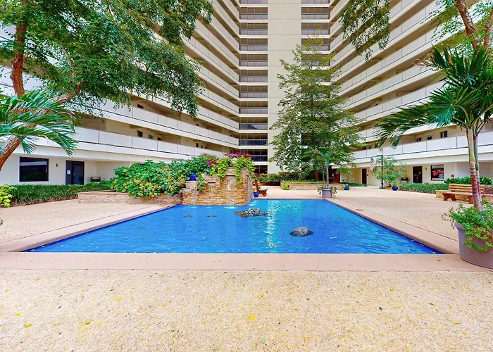 Holiday home Oceanfront Escape With Pools Arcade & Access *