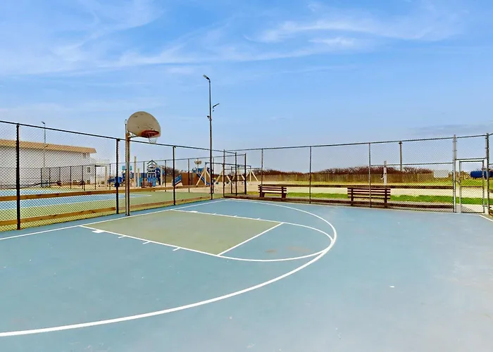Oceanfront Escape With Pools Arcade & Access *