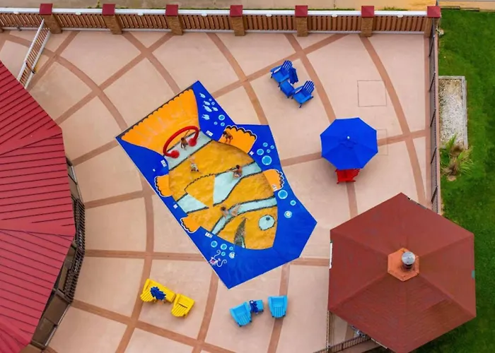 Holiday home Oceanfront Escape With Pools Arcade & Access